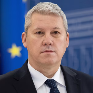 Cătălin Predoiu